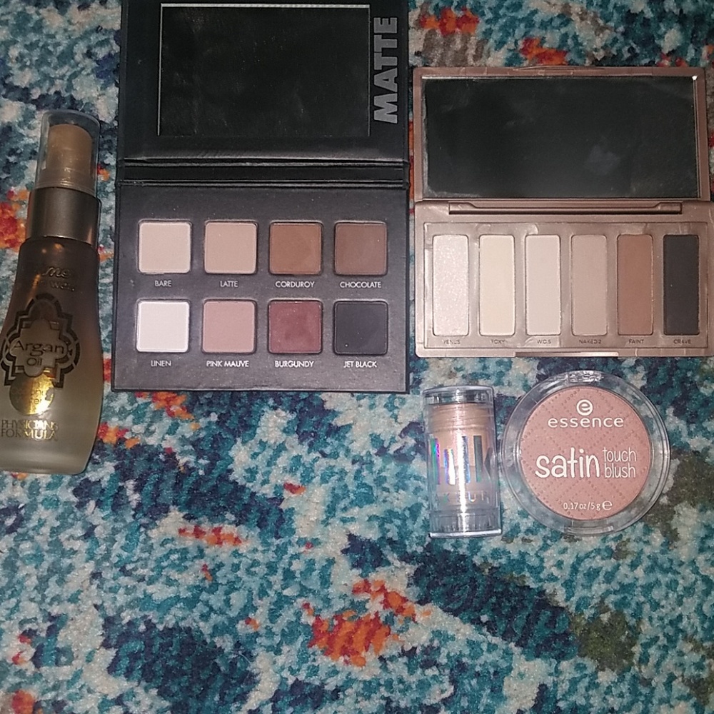 Makeup bundle, urban decay, lorac, milk makeup